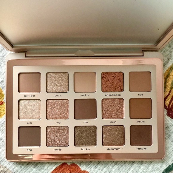 Natasha Denona I Need A Warm Eyeshadow Palette, Sol De Janeiro hair mist - Picture 2 of 2